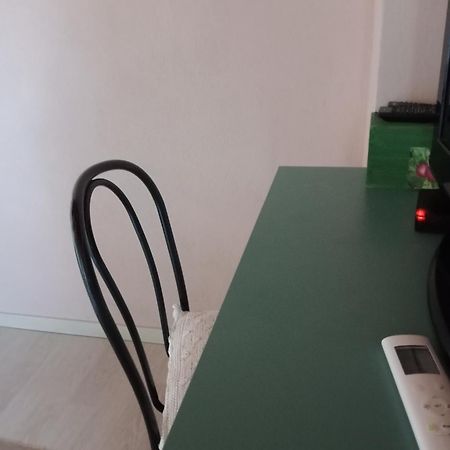 노벨로 Vite Dipinte 1 Bilocale In Langa 아파트 외부 사진