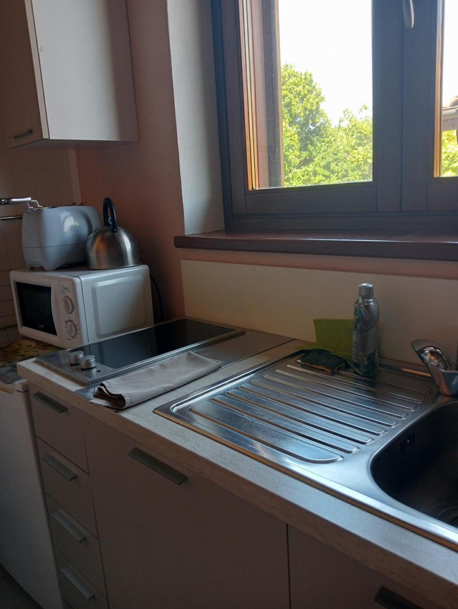 노벨로 Vite Dipinte 1 Bilocale In Langa 아파트 외부 사진